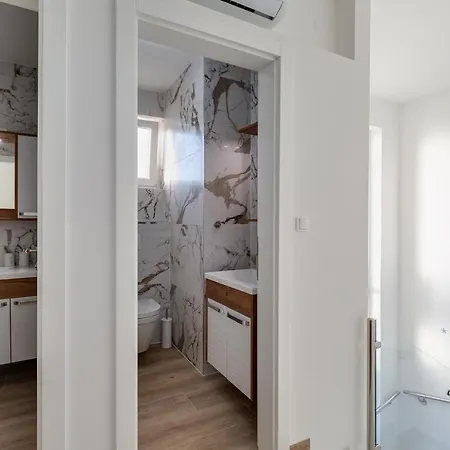 别墅 Beachfront 2 Bedroom With Jacuzzy And Private Parking - Sgb2 普利拉卡
