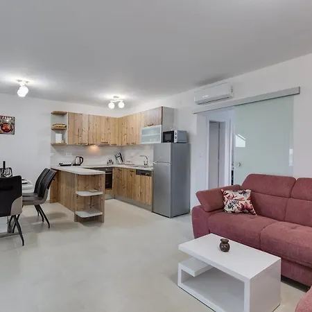 别墅 Beachfront 2 Bedroom With Jacuzzy And Private Parking - Sgb2 普利拉卡